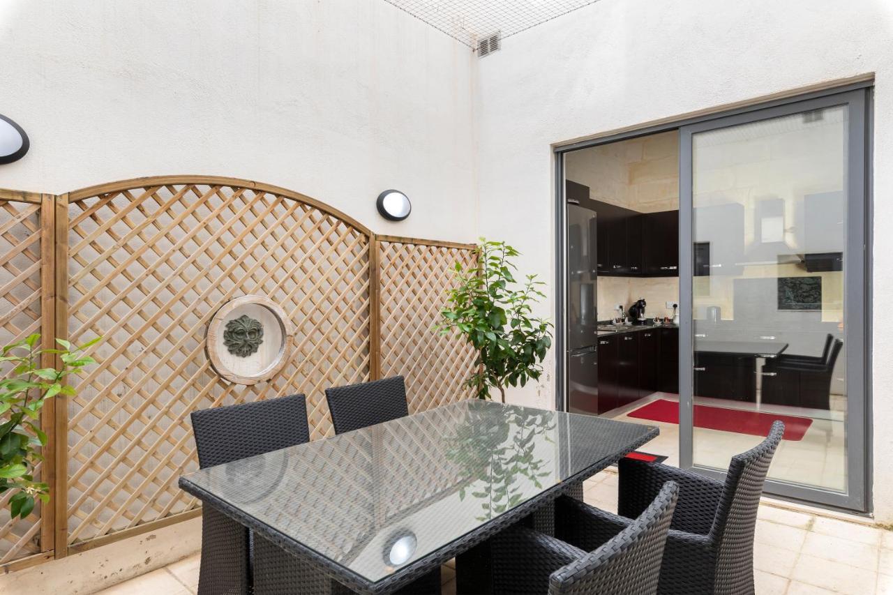 Traditional & Modern Maltese Townhouse - Rooftop Terrace And Sea Views, Close To Birgu Waterfront Cospicua Exterior photo