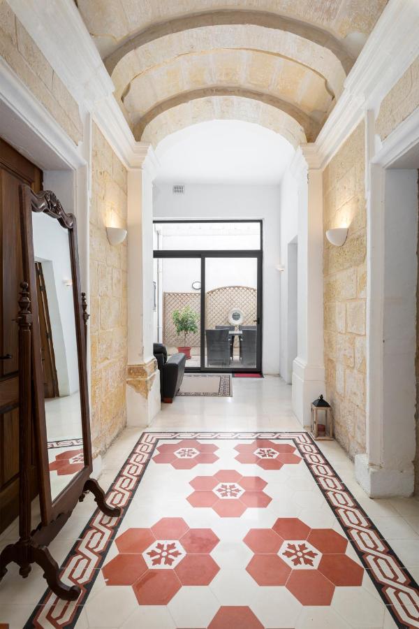 Traditional & Modern Maltese Townhouse - Rooftop Terrace And Sea Views, Close To Birgu Waterfront Cospicua Exterior photo