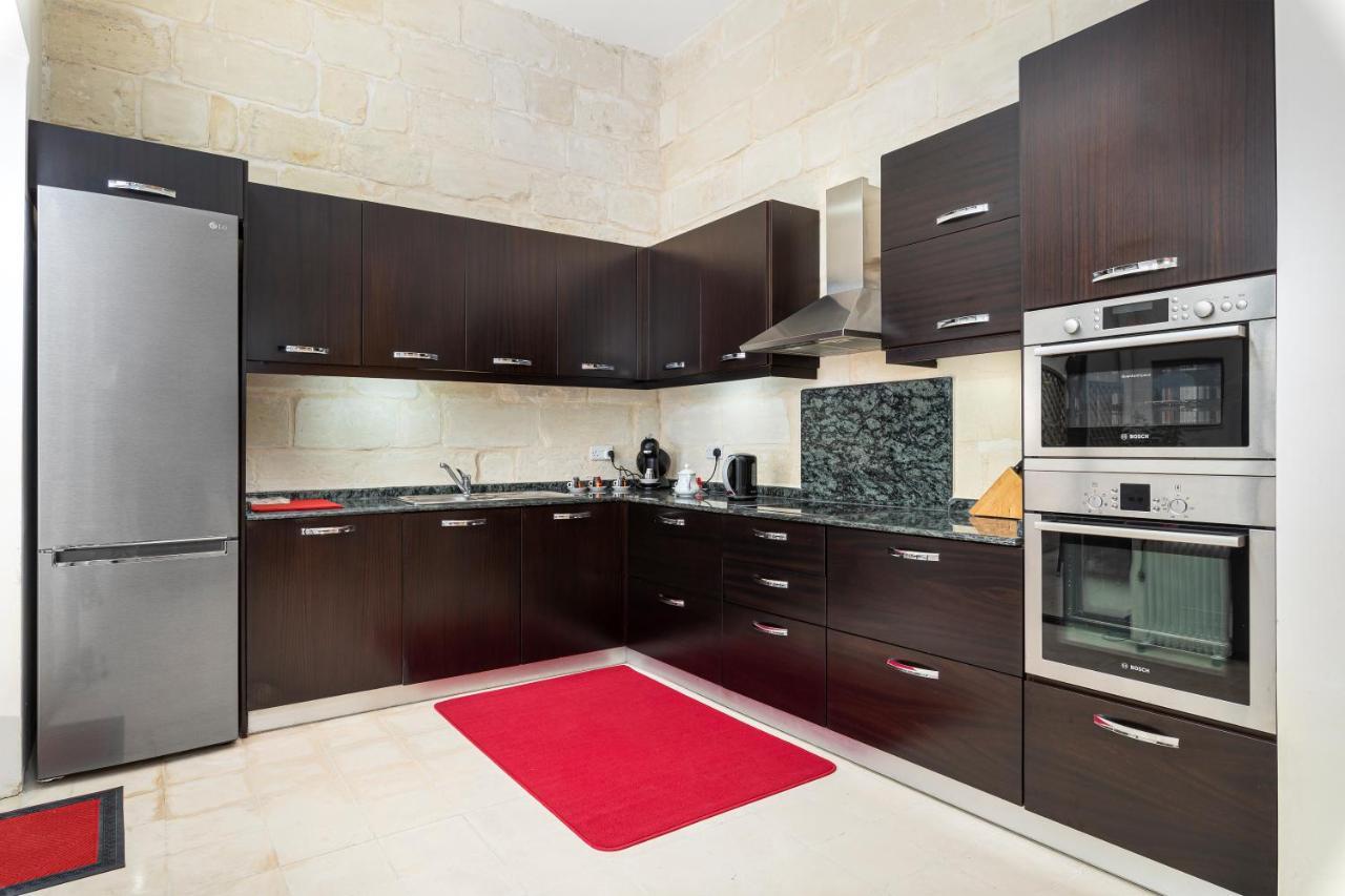 Traditional & Modern Maltese Townhouse - Rooftop Terrace And Sea Views, Close To Birgu Waterfront Cospicua Exterior photo