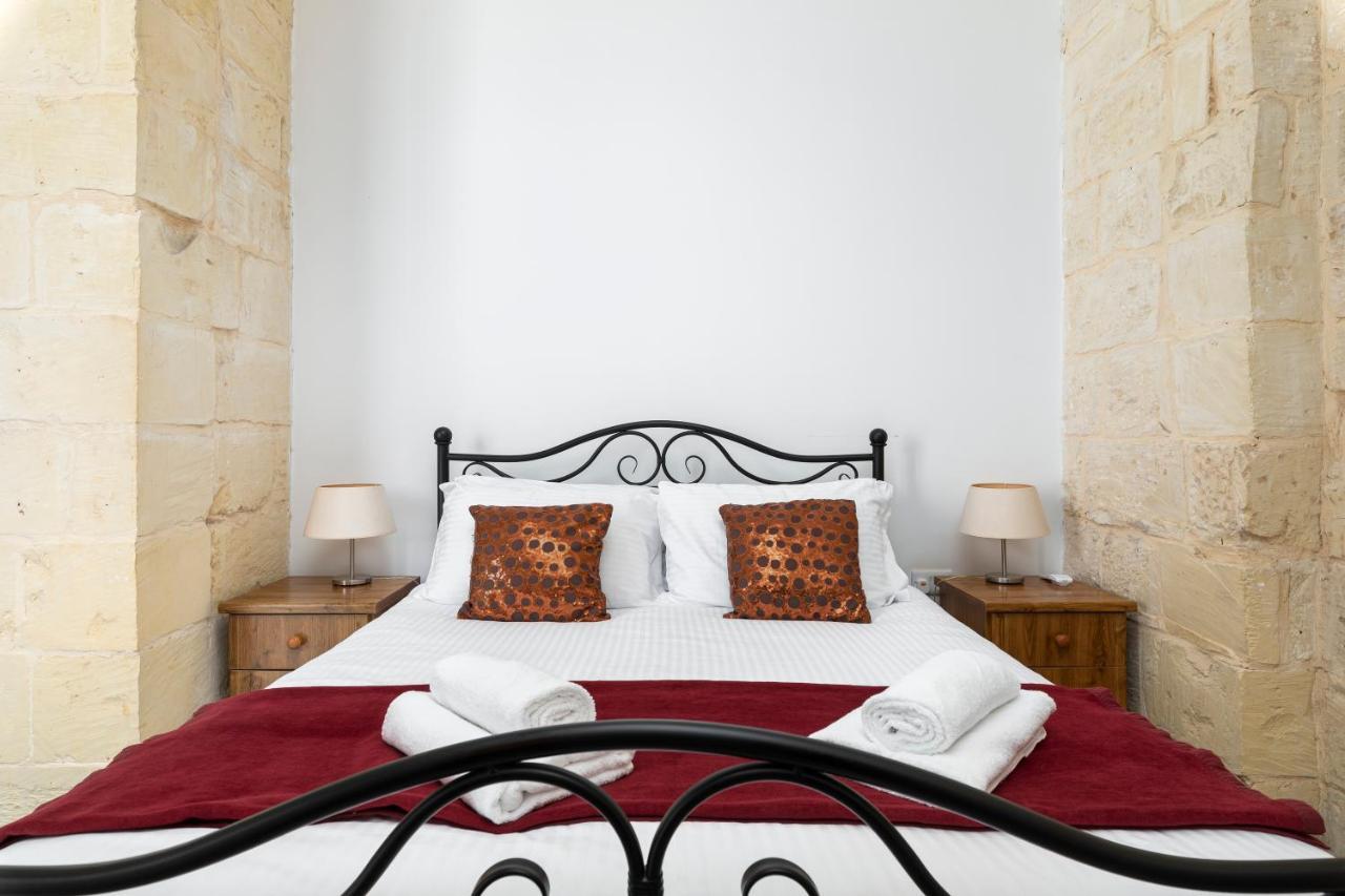 Traditional & Modern Maltese Townhouse - Rooftop Terrace And Sea Views, Close To Birgu Waterfront Cospicua Exterior photo