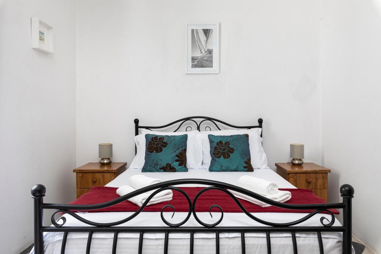 Traditional & Modern Maltese Townhouse - Rooftop Terrace And Sea Views, Close To Birgu Waterfront Cospicua Exterior photo
