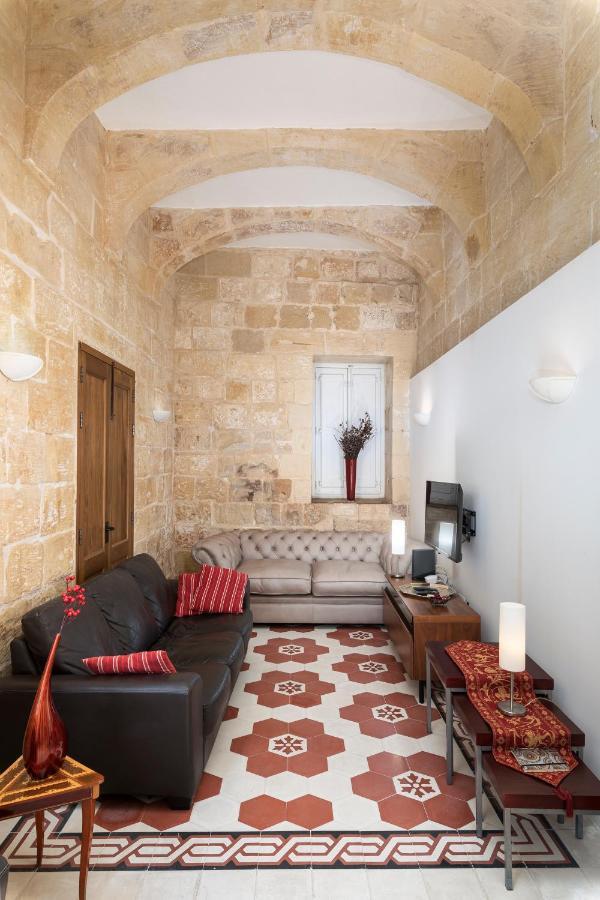 Traditional & Modern Maltese Townhouse - Rooftop Terrace And Sea Views, Close To Birgu Waterfront Cospicua Exterior photo