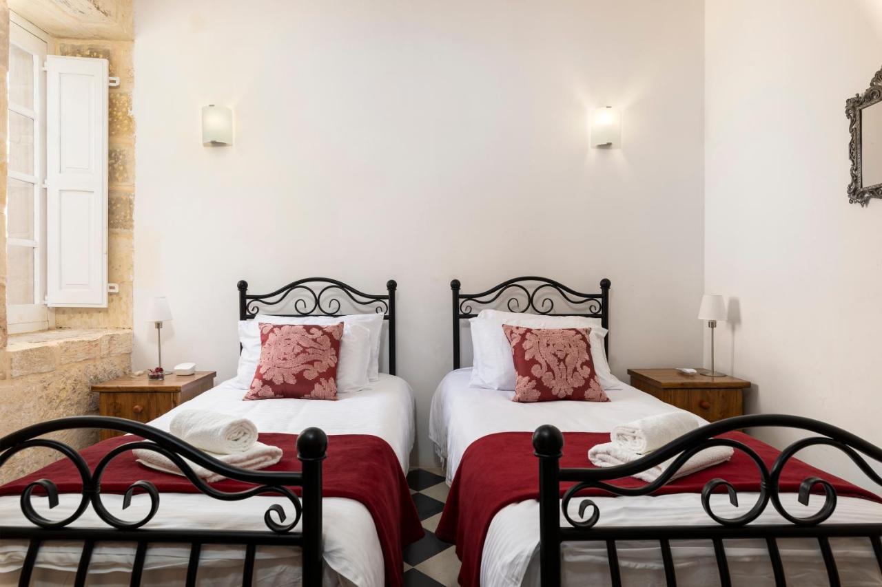 Traditional & Modern Maltese Townhouse - Rooftop Terrace And Sea Views, Close To Birgu Waterfront Cospicua Exterior photo