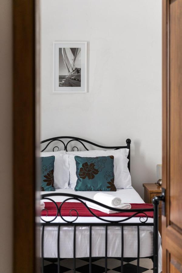 Traditional & Modern Maltese Townhouse - Rooftop Terrace And Sea Views, Close To Birgu Waterfront Cospicua Exterior photo