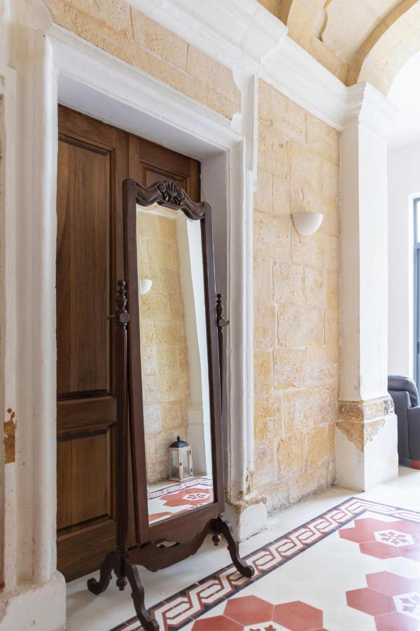 Traditional & Modern Maltese Townhouse - Rooftop Terrace And Sea Views, Close To Birgu Waterfront Cospicua Exterior photo