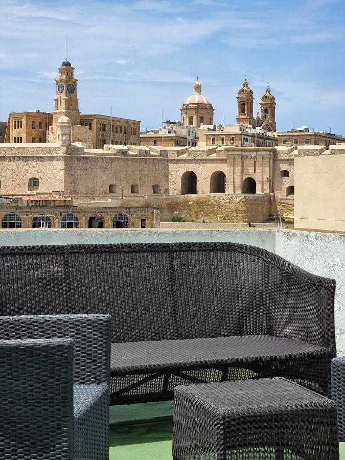 Traditional & Modern Maltese Townhouse - Rooftop Terrace And Sea Views, Close To Birgu Waterfront Cospicua Exterior photo